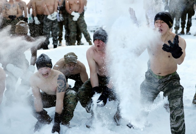 Ето така тренират американските и южнокорейски пехотинци (СНИМКИ)