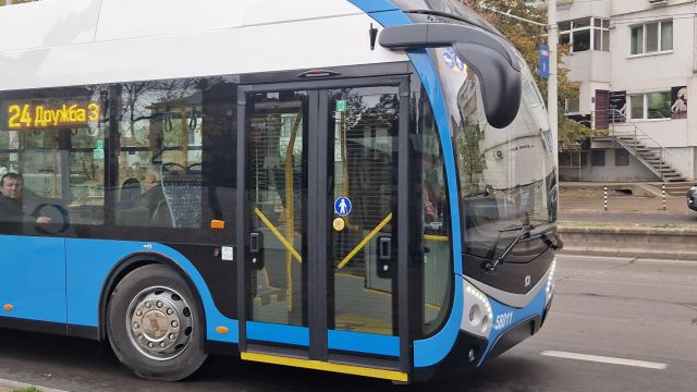 Новите тролейбуси на „Общински транспорт Русе“ вече се ползват от русенци СНИМКИ