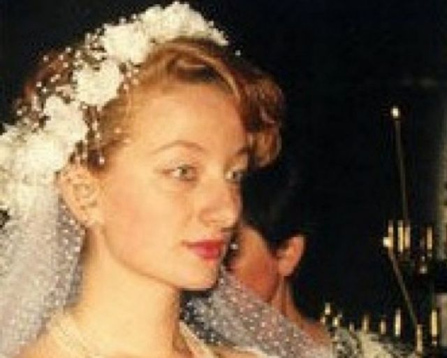  Вижте министър Сачева като младоженка (СНИМКА) 