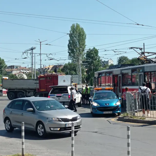  Втора злополука с трамваи за деня в София ВИДЕО+СНИМКИ 