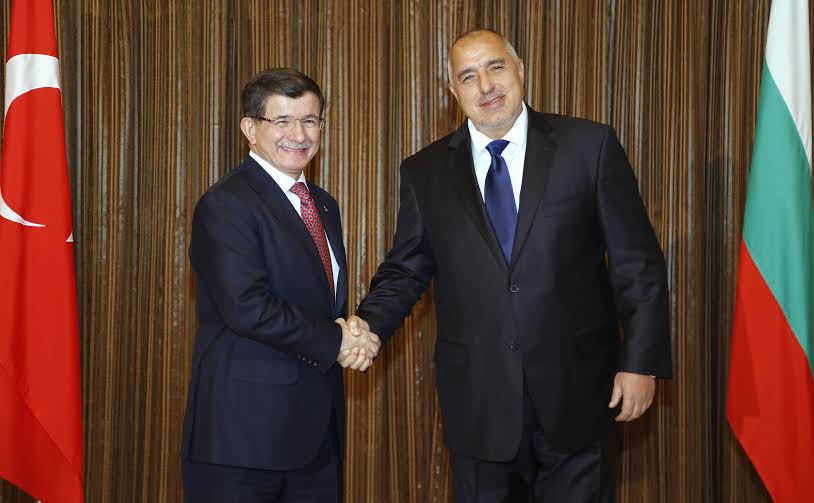 Вижте как българският премиер посрещна Ахмет Давутоглу