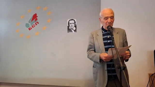 90 години Лъчезар Еленков: поезия, която не си отива | ФАКТИ.БГ 90 години Лъчезар Еленков: поезия, която не си отива