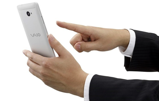 Метален смартфон обезсмисля настолния компютър