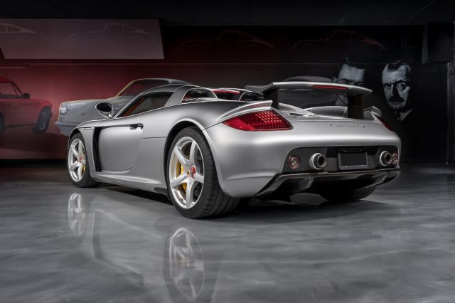 Porsche Carrera GT се продаде за рекордните 1.76 милиона евро