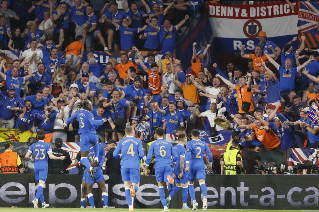 Айнтрахт триумфира в Лига Европа след страхотна драма с дузпи