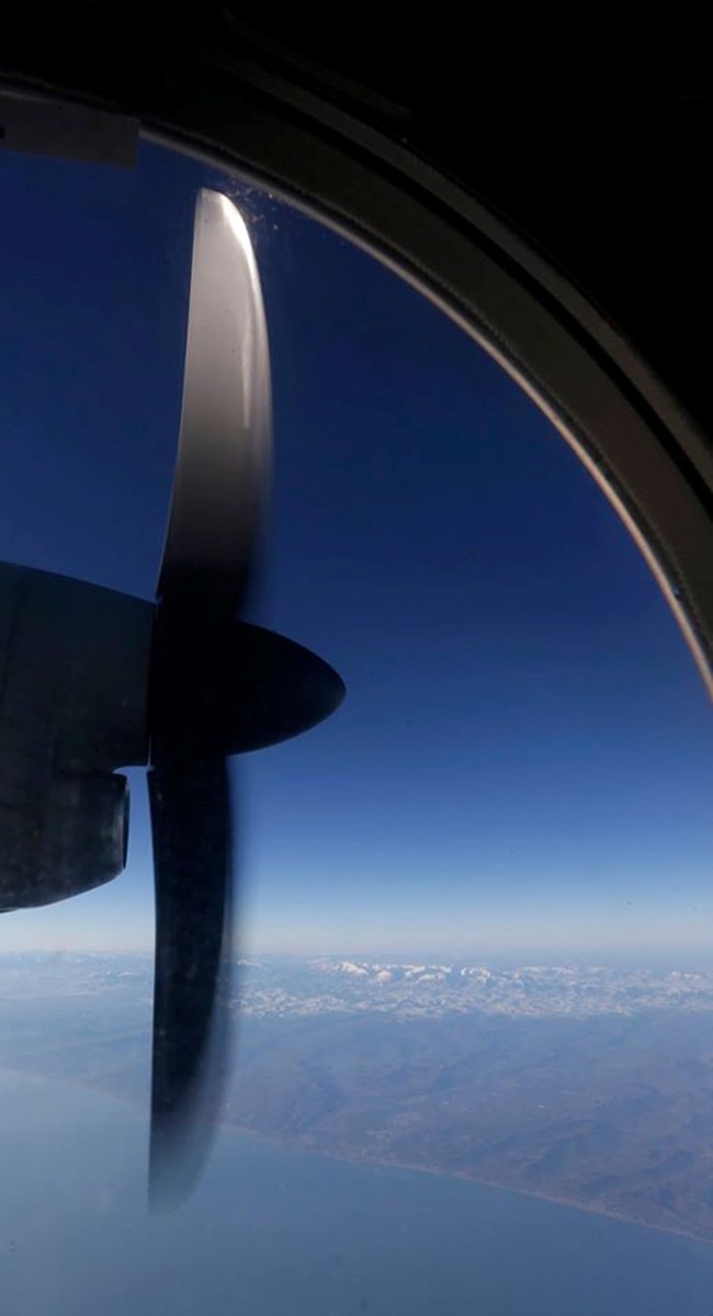 Радев показа снимки от полета си до Брюксел (СНИМКИ)