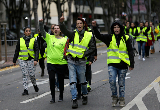 Инциденти белязаха протестите във Франция