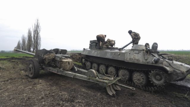 Руските войски щурмуват села около Славянск