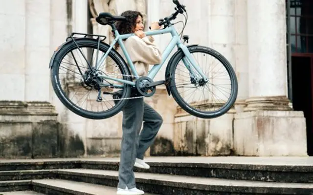 Представен е първият в света електрически велосипед с USB Type-C зареждане