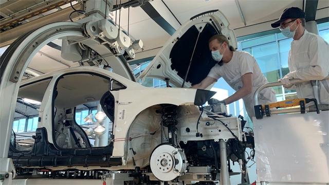  Volkswagen предлага на клиентите да сглобяват сами колите си 