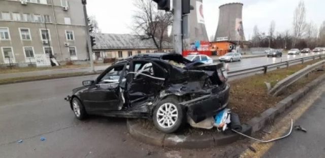  Кърваво меле край ТЕЦ-София (СНИМКИ) 