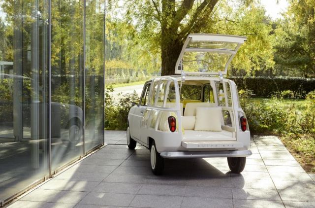 Ретро колата Renault  4 се превърна в мини-хотел на колела