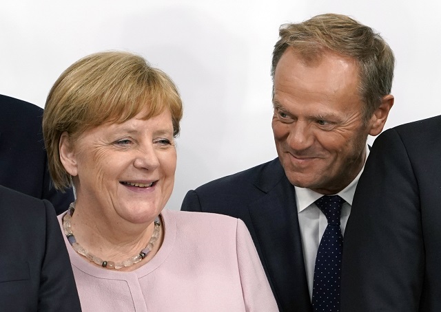 Меркел няма никакво намерение да отстъпва