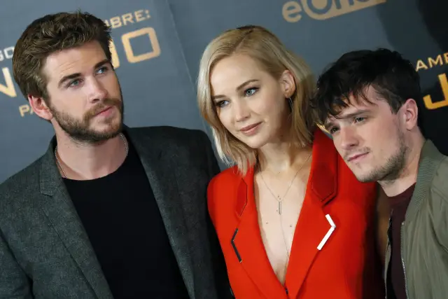 Дженифър Лорънс се завръща в паметната си роля на Катнис от " Игрите на глада " 