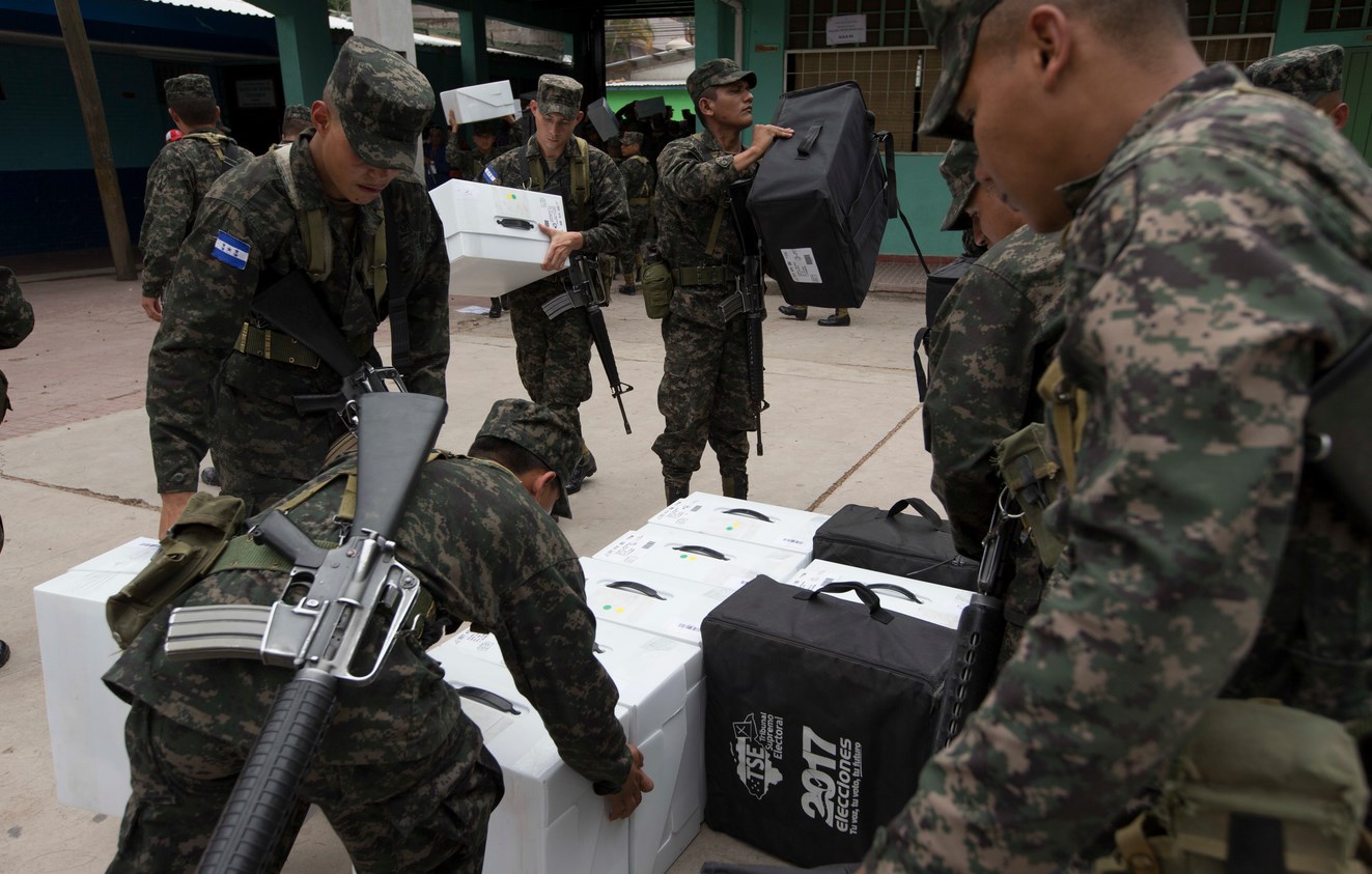 Оспорвани избори в Хондурас (СНИМКИ)