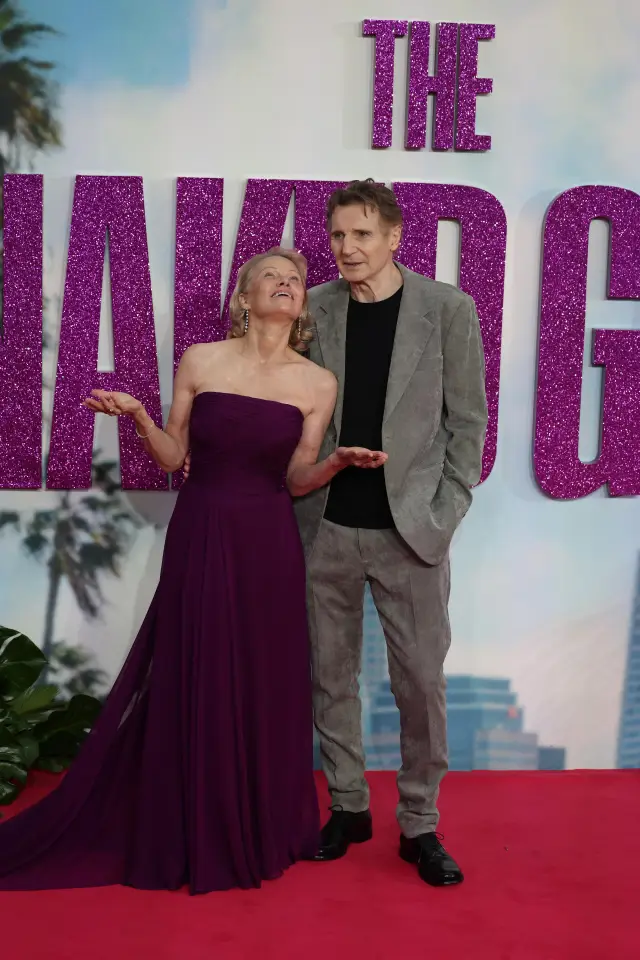  Памела Андерсън и Лиъм Нийсън - любовници ли са или просто другари? (СНИМКИ) 