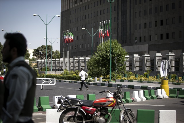 Техеран: Саудитска Арабия стои зад атентатите (ВИДЕО+СНИМКИ)