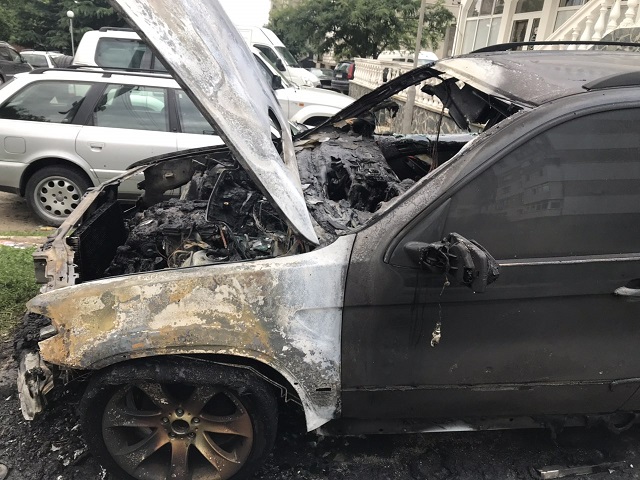 BMW Х5 изгоря в Казанлък
