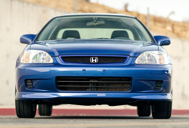  Продадоха 21-годишен Civic на цената на два нови 