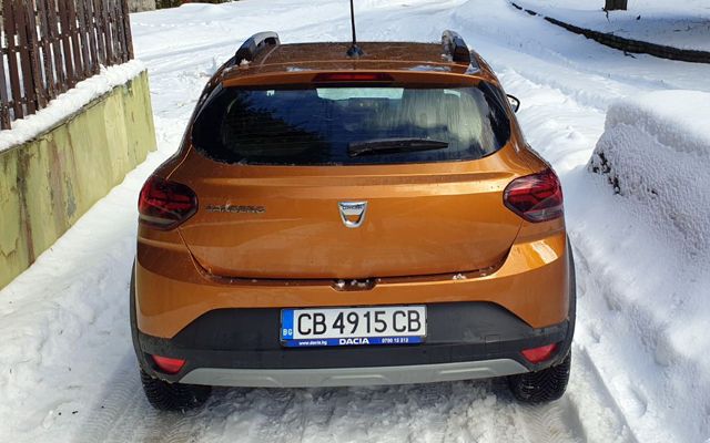  Тест и цени на новия кросоувър на Dacia 