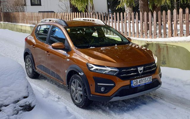 Тест и цени на новия кросоувър на Dacia 