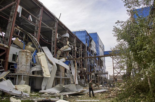 Украйна: Русия обстрелва Херсон, има загинали