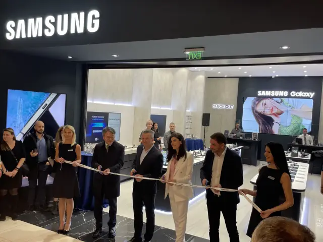 Новият магазин на Samsung отвори врати в София