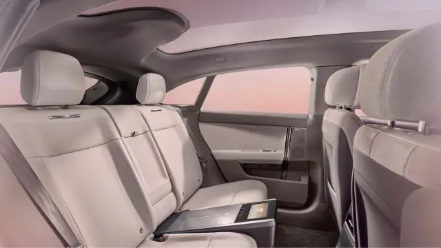 Land Rover се откъсва от историята си с Range Rover GT
