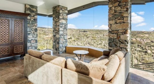  Холивудска звезда продава парцел без облага (СНИМКИ) 