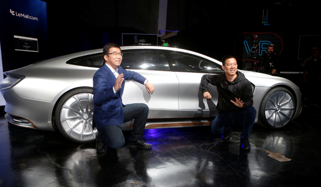 Резил на премиерата на китайската Tesla