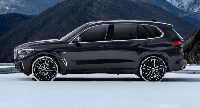 BMW представи ново X5 с междуосие като на X7