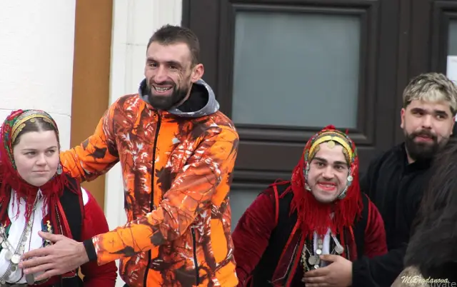 Най-добрите групи на Сурва 2026 ще дефилират днес (СНИМКИ)