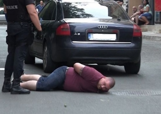 15 задържани при акцията в Бургас (Снимки)