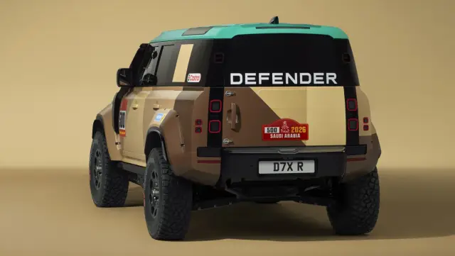 Land Rover пусна серийна версия на "джипа" си за Дакар