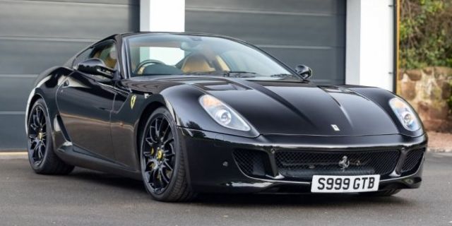 Ексклузивното Ferrari на Ерик Клептън беше продадено "за без пари"