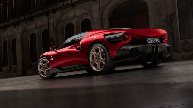 Повечето купувачи на Alfa Romeo 33 Stradale са избрали V6 пред електричеството | ФАКТИ.БГ Повечето купувачи на Alfa Romeo 33 Stradale са избрали V6 пред електричеството