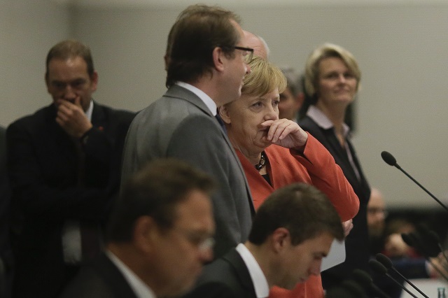 Меркел: Няма да подавам оставка