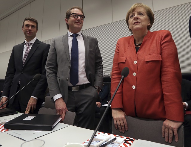 Меркел: Няма да подавам оставка