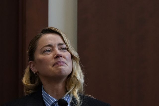 Съдия отхвърли искането на Амбър да прекрати делото, тя обвини Деп в жестоки сексуални посегателства (СНИМКИ)
