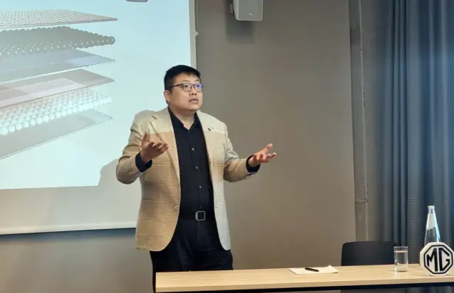 MG променя играта: Още тази година пуска (включително и у нас) коли с полутвърдотелни батерии