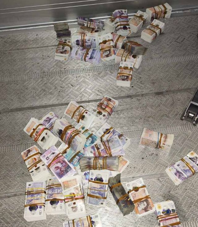  Хванаха 225 000 английски и шотландски лири на Дунав мост ВИДЕО+СНИМКИ - 2 