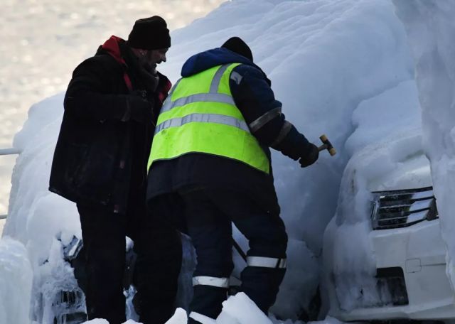 Продават се замръзнали коли, пристигащи от Япония