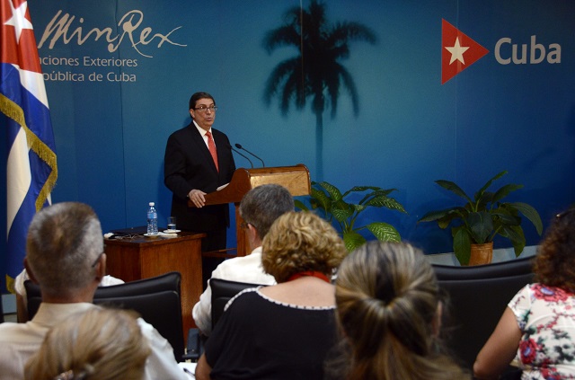 Русия ще спасява изпадналата в криза Куба
