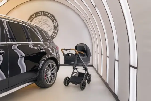 Mercedes превръща бебешката количка в еталон за лукс