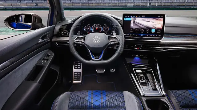  Дебют за новия наточен Golf R - 3 