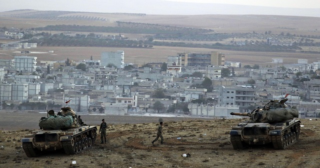Турция в бойна готовност на сирийската граница (ВИДЕО)