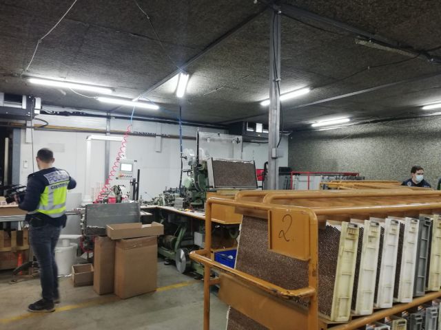 Разбиха мрежа за произвеждане на цигари в Испания. Българин е задържан (СНИМКИ) | ФАКТИ.БГ Разбиха мрежа за произвеждане на цигари в Испания. Българин е задържан (СНИМКИ)