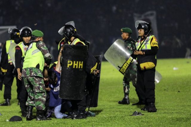  Ужасяващо: Броят на жертвите от нещастието в Индонезия се усилва 