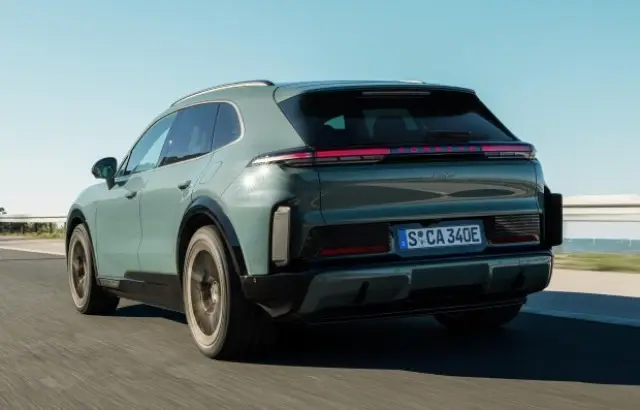 Here is the new Cayenne - too clean and too perfect to be a real Porsche 