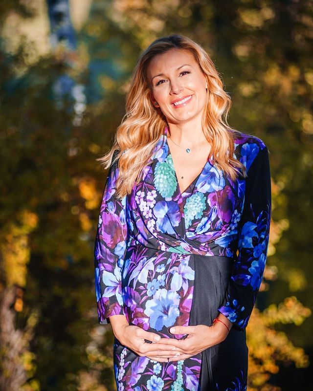 Николета Маданска показа бременно коремче (СНИМКИ)